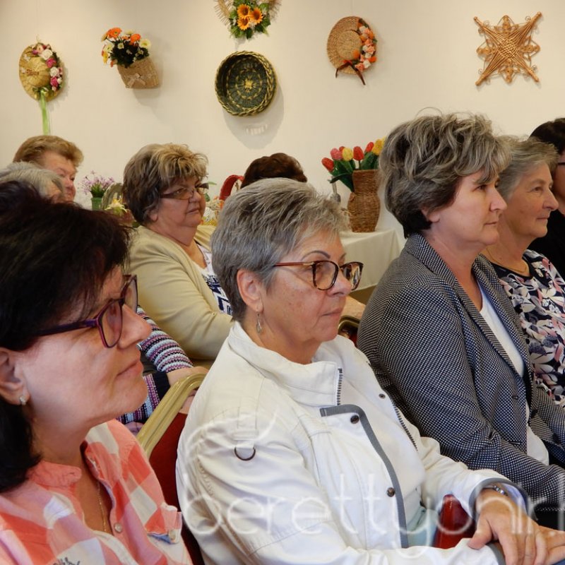 A berettyóújfalui papírfonó kör kiállítása 07